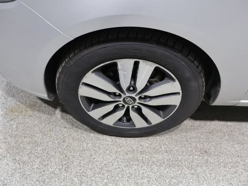 Used 2013 Kia Forte EX w/ Premium Pkg FWD image 8