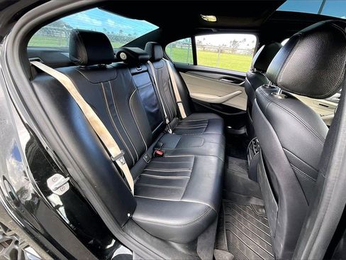 Used 2019 BMW 530e w/ M Sport Package image 29