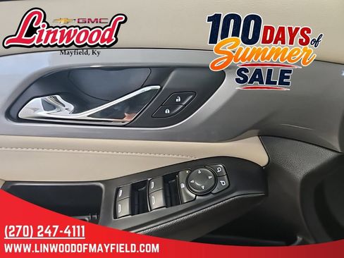 Used 2023 Chevrolet Traverse LS FWD image 15