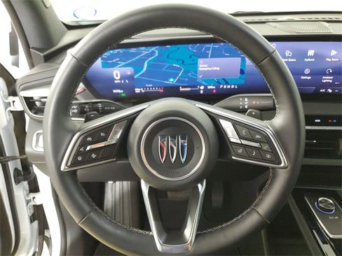 Used 2025 Buick Enclave Preferred image 27