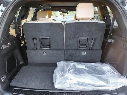 New 2026 Jeep Grand Cherokee L Limited w/ Luxury Tech Group II RWD image 32