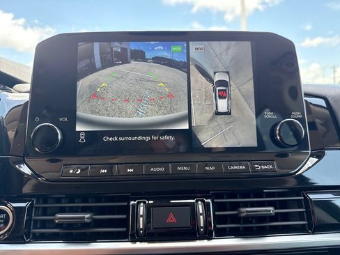 Used 2022 Nissan Pathfinder SL AWD/4WD image 20