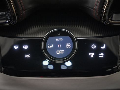 Used 2024 Ferrari Purosangue AWD/4WD image 50