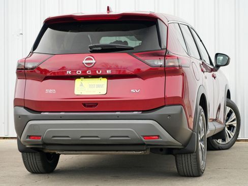 Used 2023 Nissan Rogue SV image 4