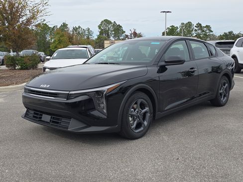 New 2025 Kia K4 LXS image 4
