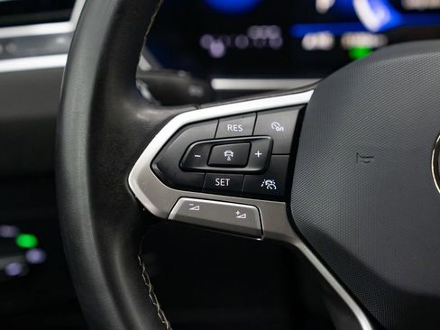 Used 2024 Volkswagen Tiguan SE image 16