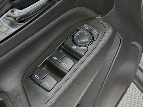 Used 2024 Chevrolet Equinox LT image 18