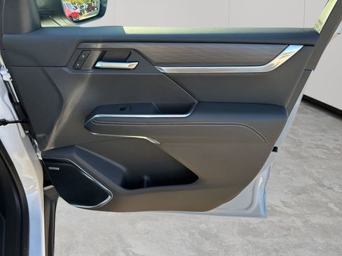 New 2026 GMC Acadia Elevation image 11