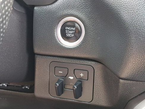 Used 2022 Toyota Tundra Limited AWD/4WD image 32