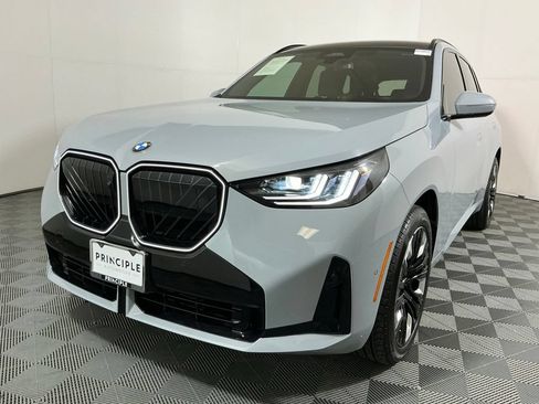 Certified 2025 BMW X3 xDrive30i w/ Premium Package AWD/4WD image 2