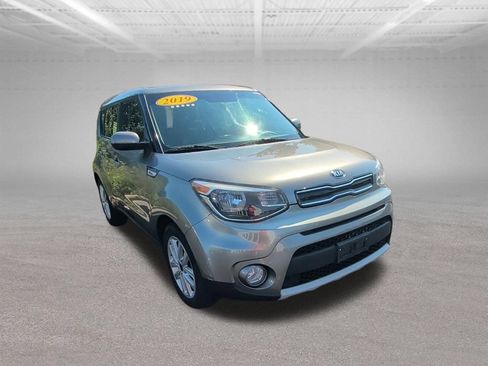 Used 2019 Kia Soul + FWD image 22