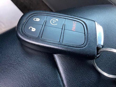 Used 2019 Jeep Cherokee Trailhawk w/ Cold Weather Group AWD/4WD image 37