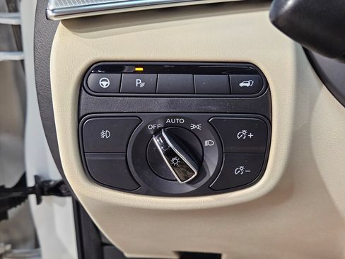 Used 2021 INFINITI QX50 Essential w/ Convenience Package FWD image 25