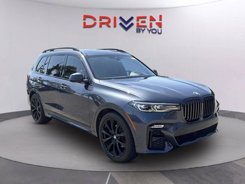 Used 2022 BMW X7 xDrive40i w/ M Sport Package AWD/4WD image 1