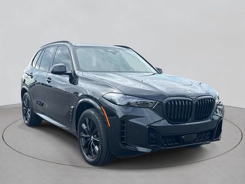Used 2024 BMW X5 xDrive40i w/ M Sport Package AWD/4WD image 3