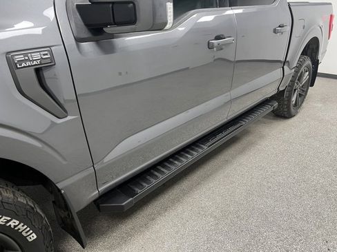 Used 2022 Ford F150 Lariat image 11