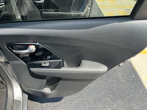 Used 2022 Kia Niro EX Premium FWD image 51