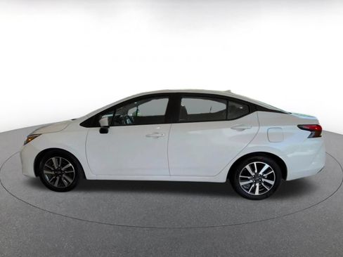 Used 2025 Nissan Versa SV FWD image 9