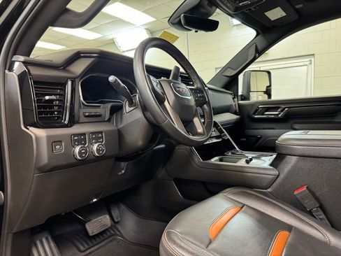 Used 2024 GMC Sierra 2500 AT4 w/ AT4 Premium Plus Package image 14