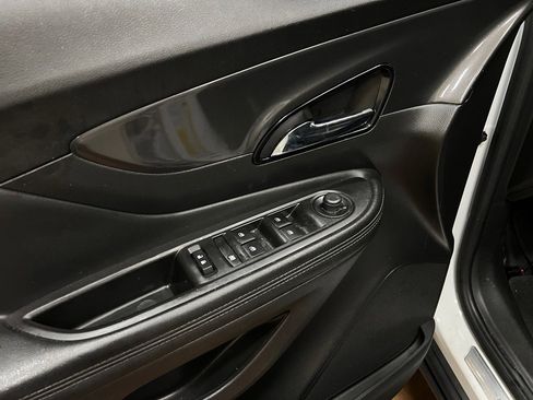 Used 2020 Buick Encore Preferred FWD image 30