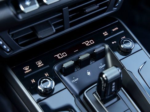 Used 2025 Porsche 911 Carrera image 38