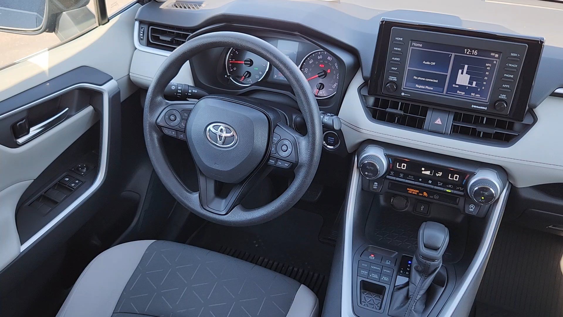 Used 2021 Toyota RAV4 XLE AWD/4WD image 5