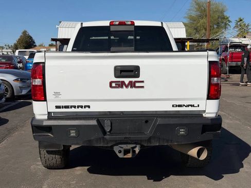 Used 2019 GMC Sierra 2500 Denali w/ Duramax Plus Package AWD/4WD image 8