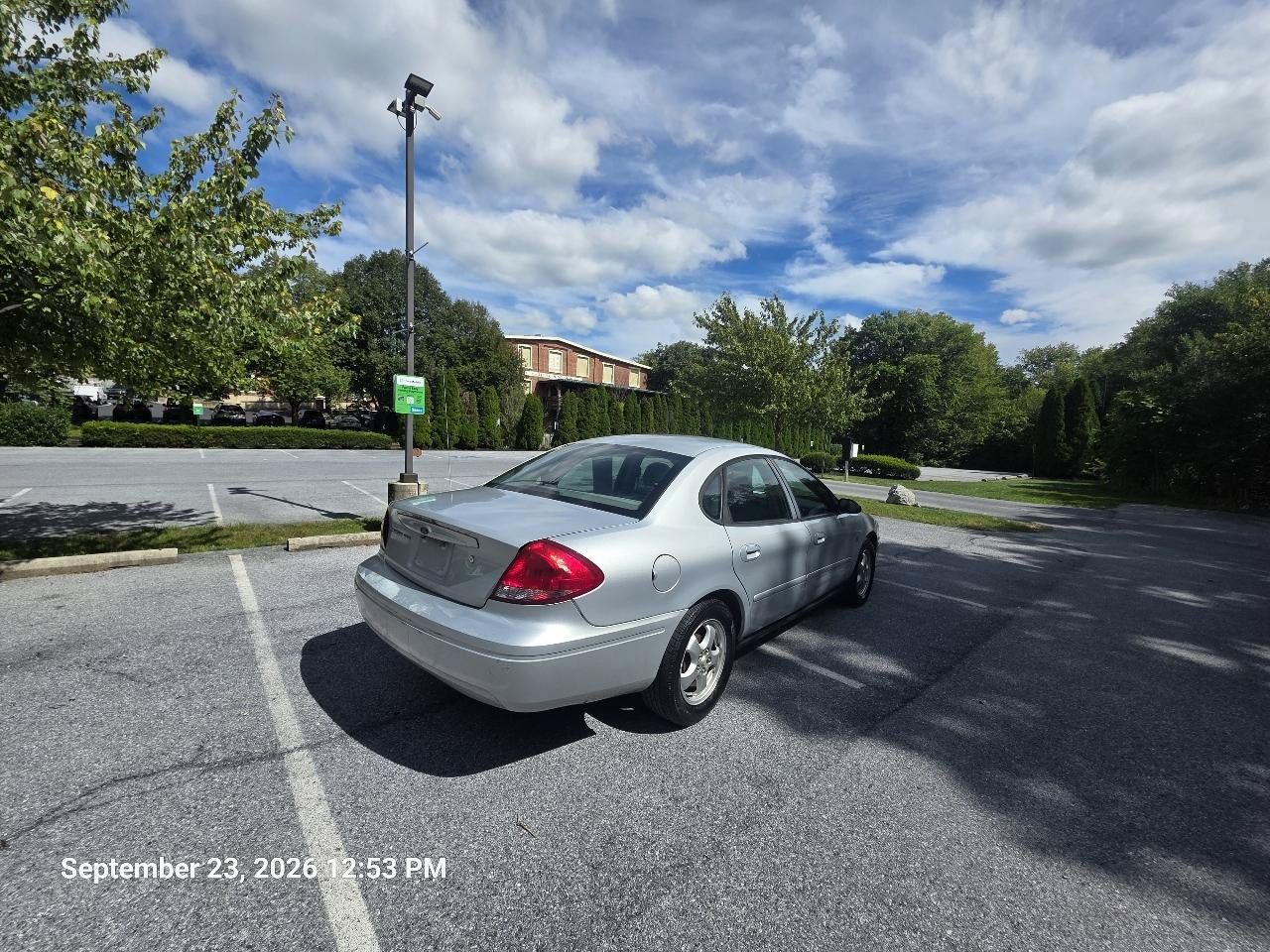 Used 2004 Ford Taurus SES FWD image 6