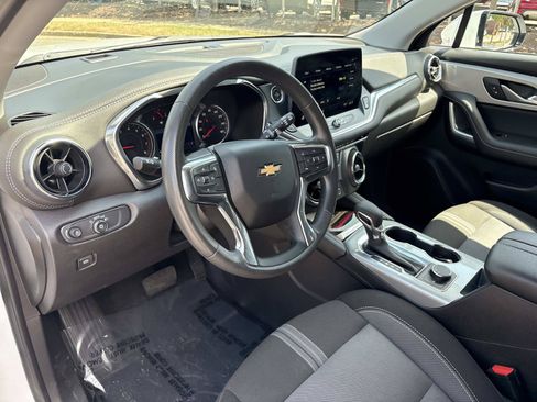 Used 2025 Chevrolet Blazer LT FWD image 16