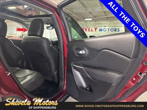 Certified 2021 Jeep Cherokee Limited w/ Elite Package image 37