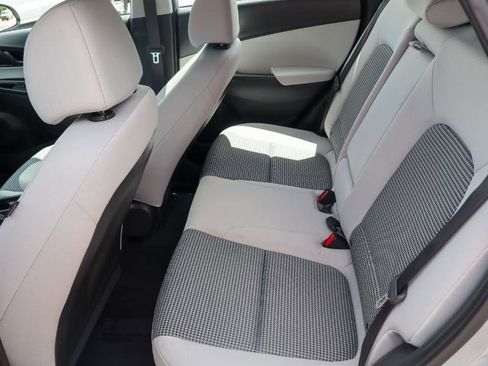 Used 2022 Hyundai Kona SE AWD/4WD image 10