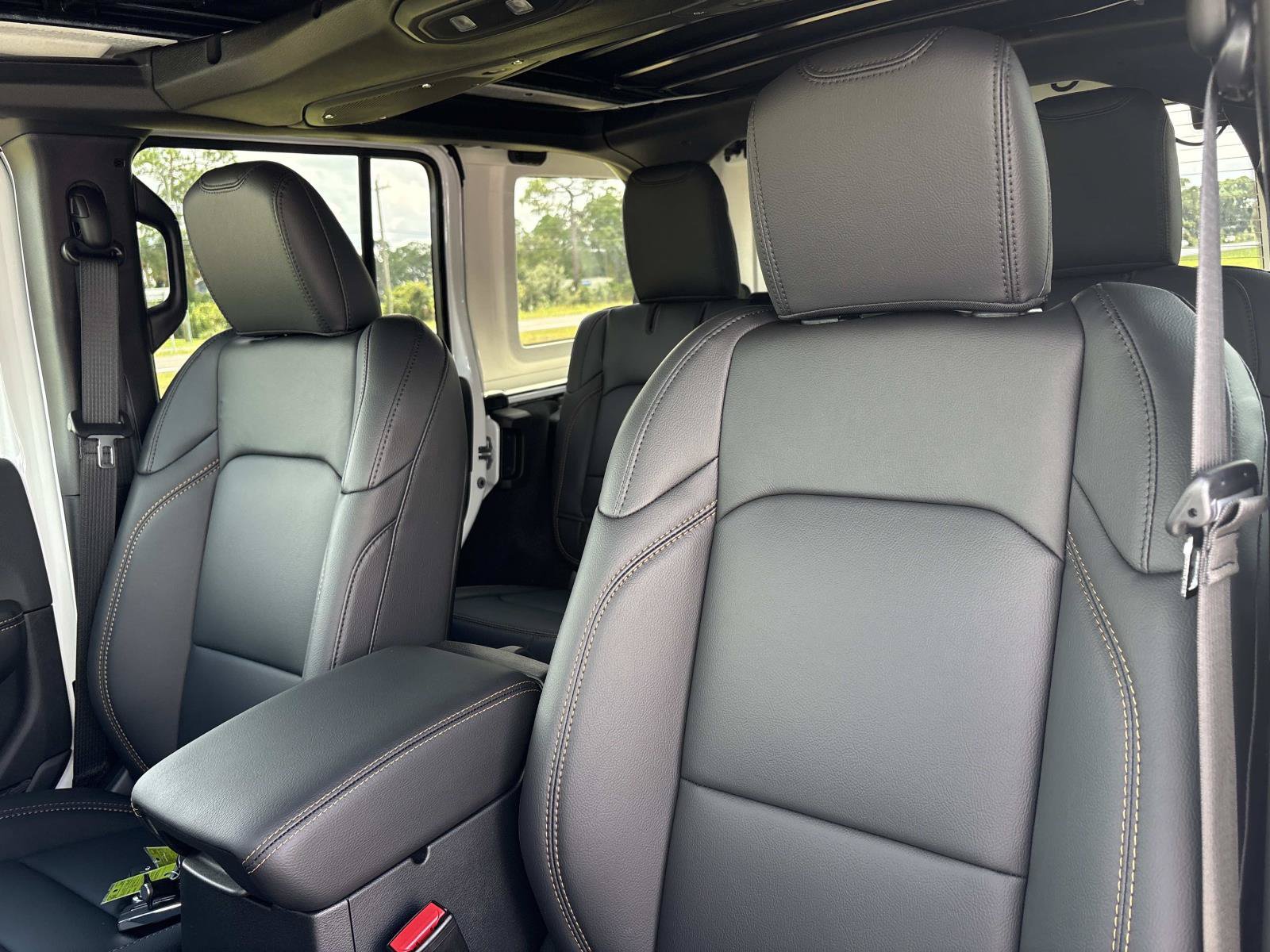 New 2027 Jeep Wrangler Unlimited Sahara AWD/4WD image 20