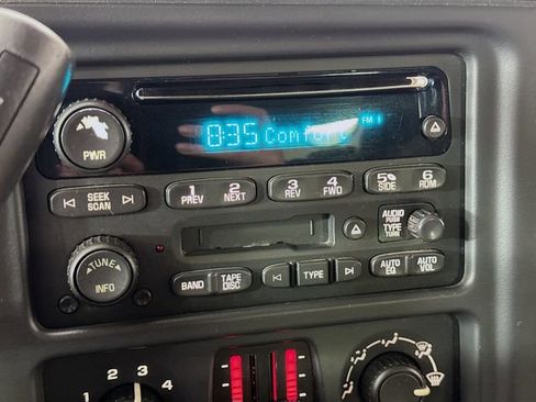 Used 2005 Chevrolet Tahoe LS image 14