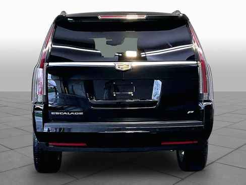 Used 2015 Cadillac Escalade Platinum AWD/4WD image 4