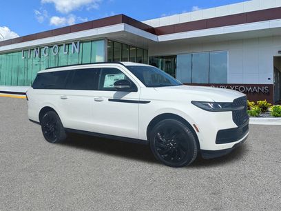New 2025 Lincoln Navigator L Reserve w/ Jet Appearance Package