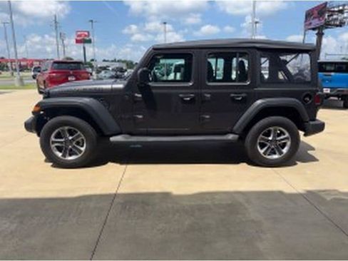 Used 2025 Jeep Wrangler Unlimited Sport AWD/4WD image 8