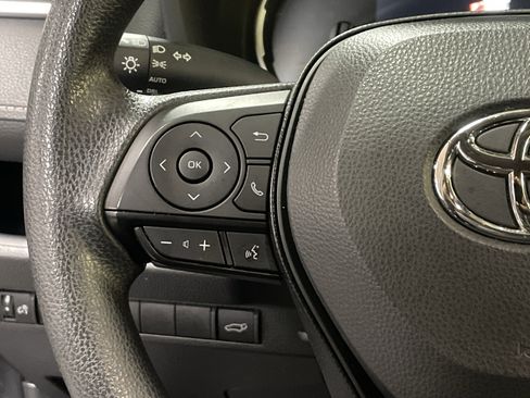 Used 2025 Toyota RAV4 XLE image 13