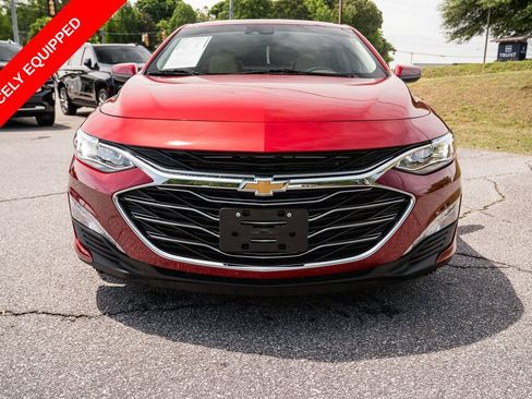 Used 2024 Chevrolet Malibu LT FWD image 2