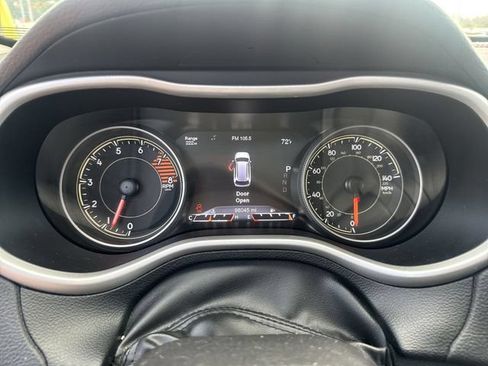 Used 2018 Jeep Cherokee Trailhawk w/ Quick Order Package 27L AWD/4WD image 18
