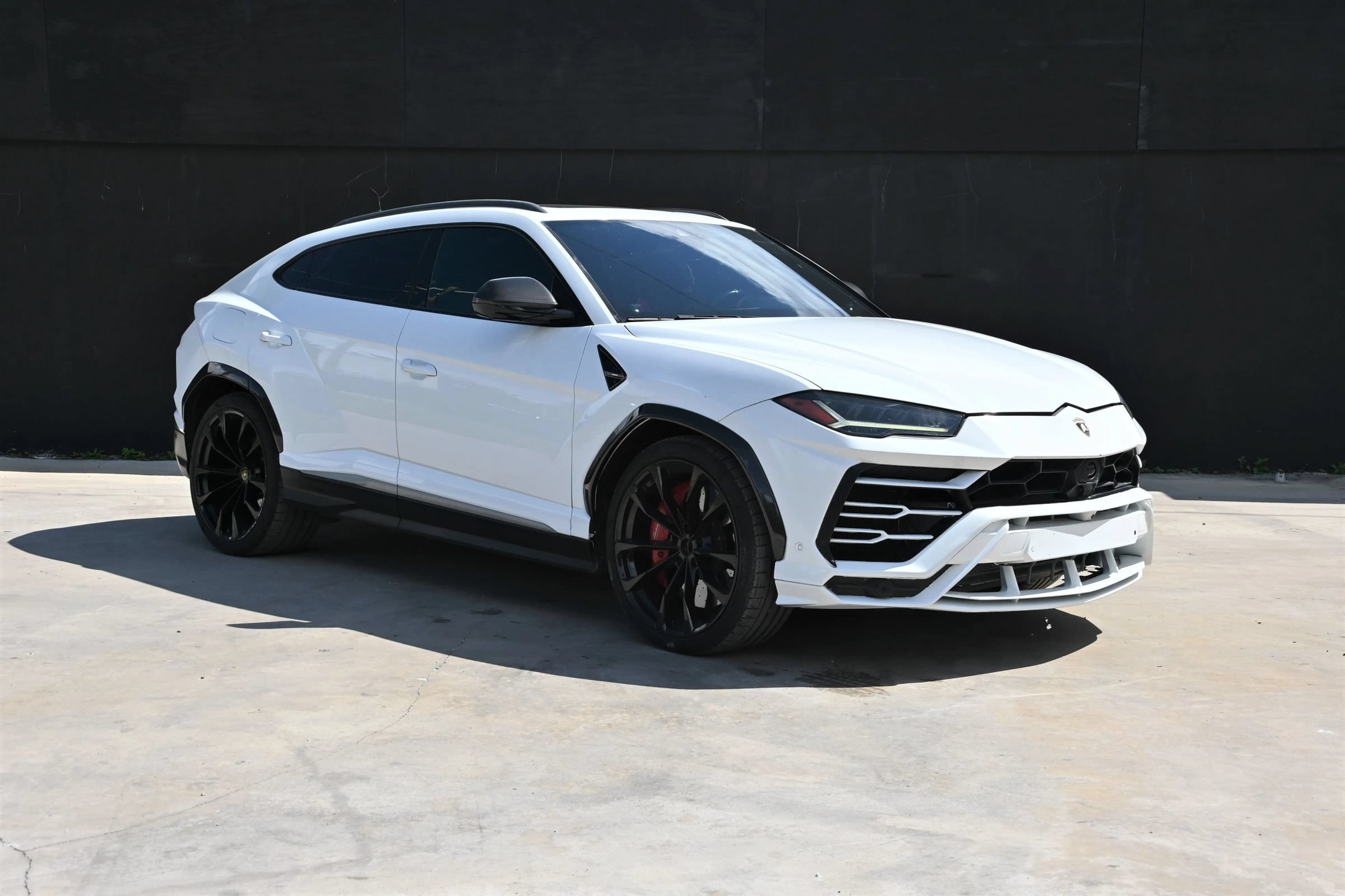 Used 2021 Lamborghini Urus AWD/4WD image 2