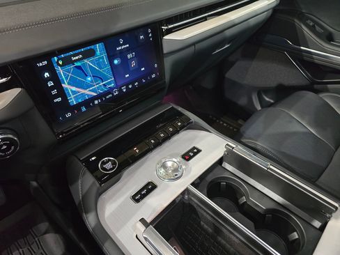 New 2025 Lincoln Navigator Reserve w/ Jet Appearance Package image 32