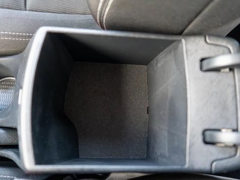 Used 2022 Hyundai Venue SEL image 34