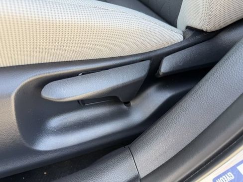 Used 2025 Toyota Corolla LE FWD image 24