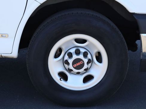 Used 2023 GMC Savana 3500 w/ Power Convenience Package image 32