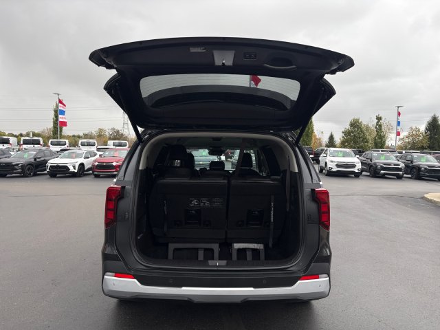 Certified 2025 Kia Carnival EX FWD image 17