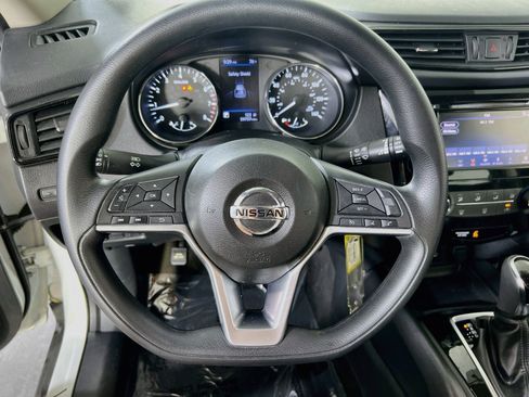 Used 2018 Nissan Rogue S AWD/4WD image 11