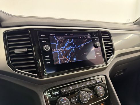 Used 2022 Volkswagen Atlas Cross Sport SEL R-Line image 24