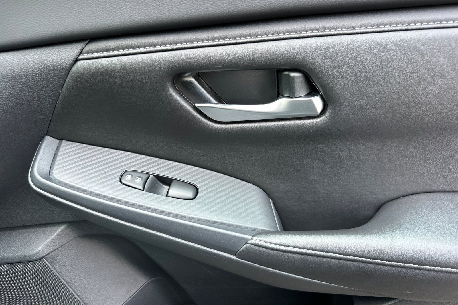 Used 2025 Nissan Sentra SV FWD image 18