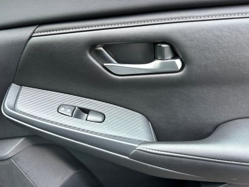 Used 2025 Nissan Sentra SV FWD image 18