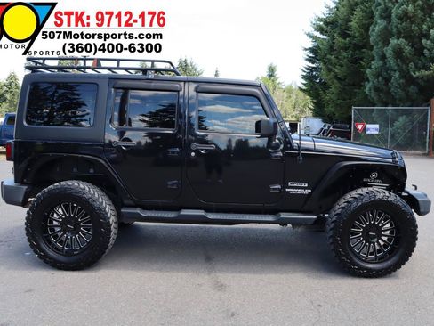 Used 2015 Jeep Wrangler Unlimited Sport w/ Quick Order Package 24S AWD/4WD image 9